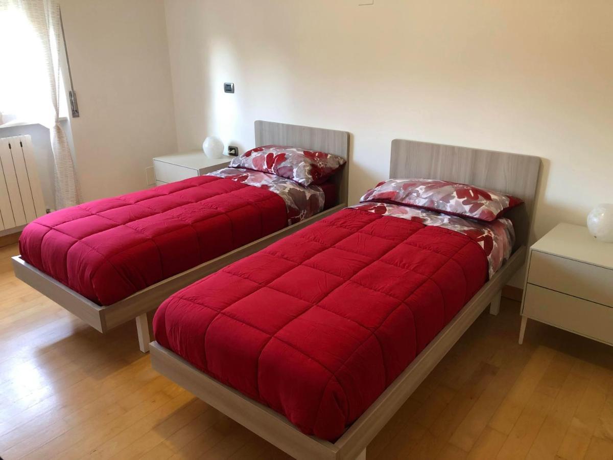 Appartamento A Casa Di Tamy Fabriano Luaran gambar